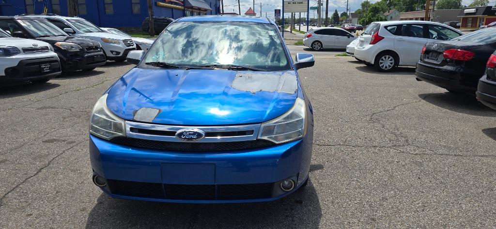 2010 Ford Focus SEL's photo