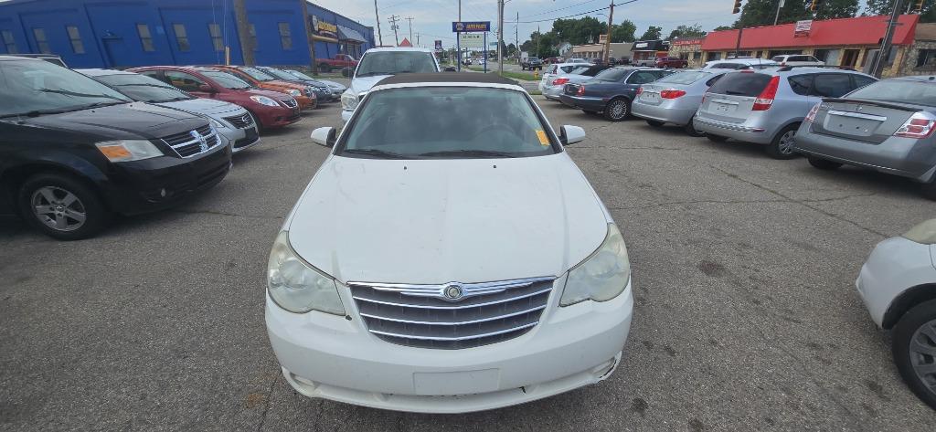 2010 Chrysler Sebring Touring's photo