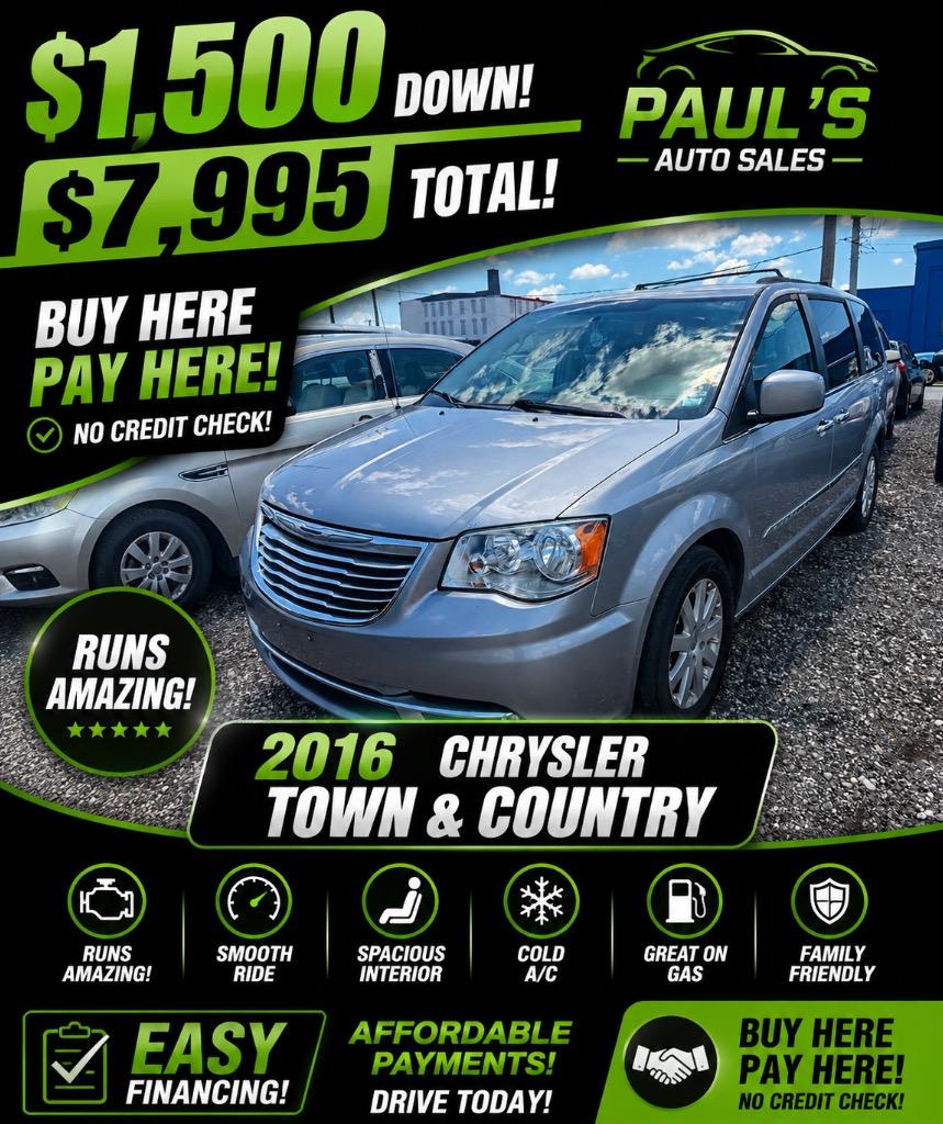 2016 Chrysler Town & Country Touring's photo