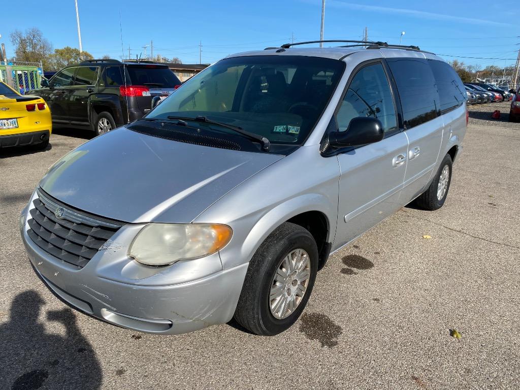 2007 Chrysler Town & Country LX
