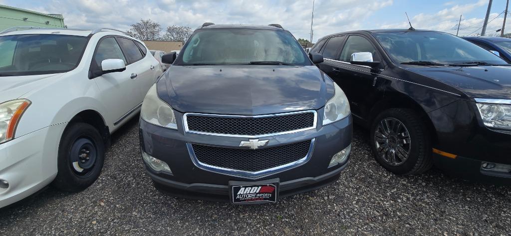 2012 Chevrolet Traverse 2LT FWD's photo