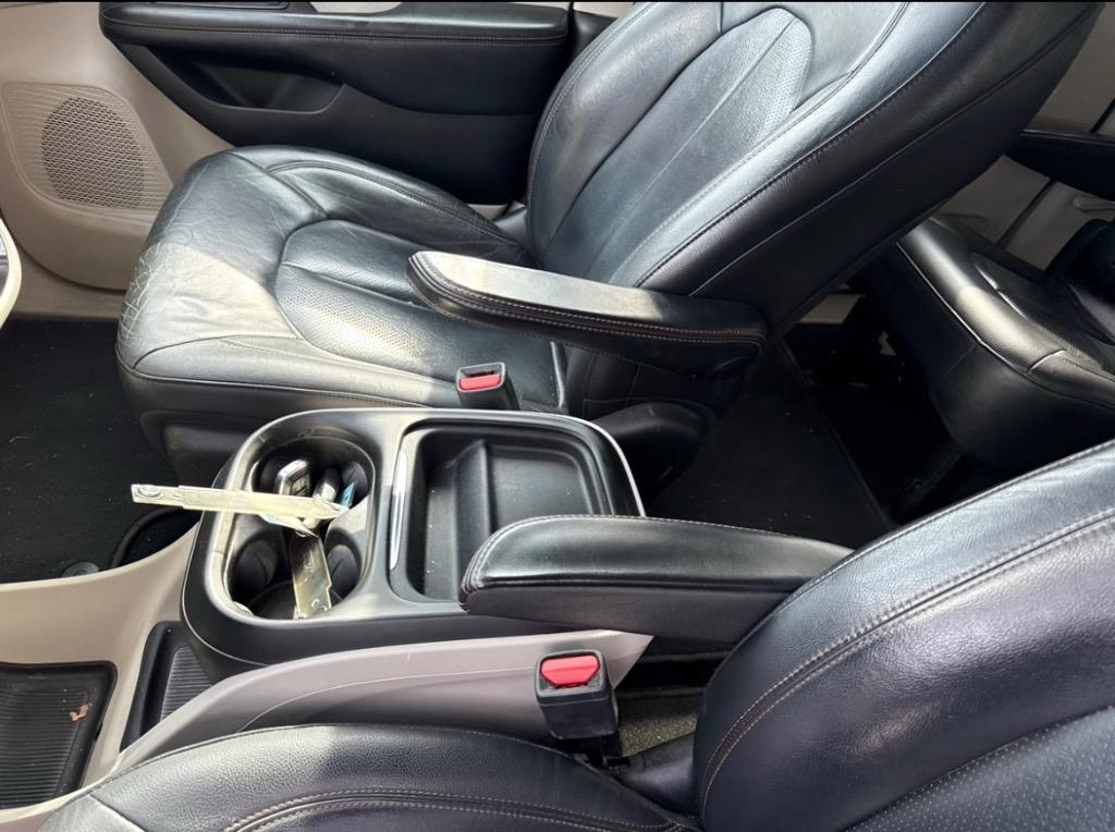 2019 Chrysler Pacifica Touring L - Photo 19