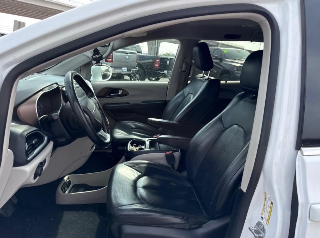 2019 Chrysler Pacifica Touring L - Photo 9