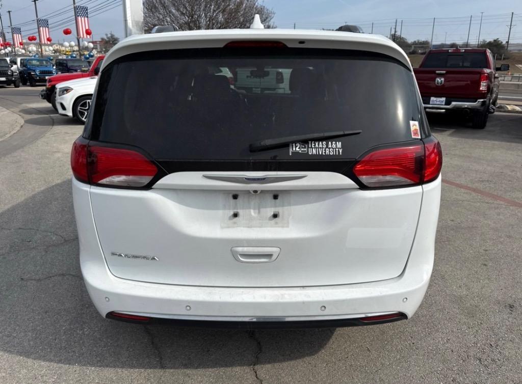 2019 Chrysler Pacifica Touring L - Photo 6