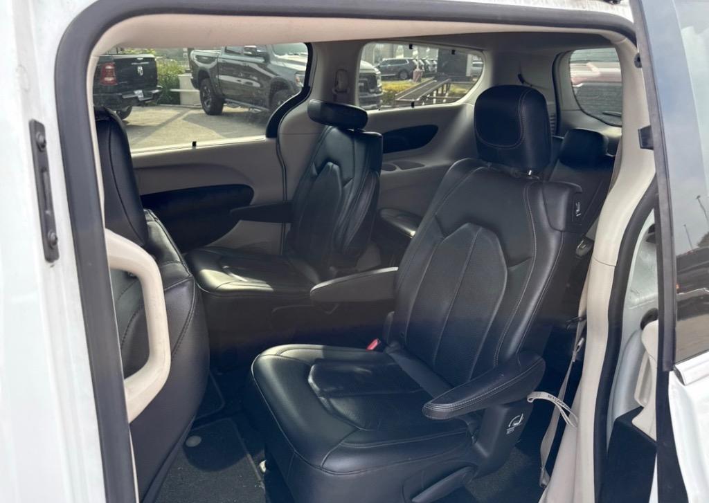 2019 Chrysler Pacifica Touring L - Photo 18