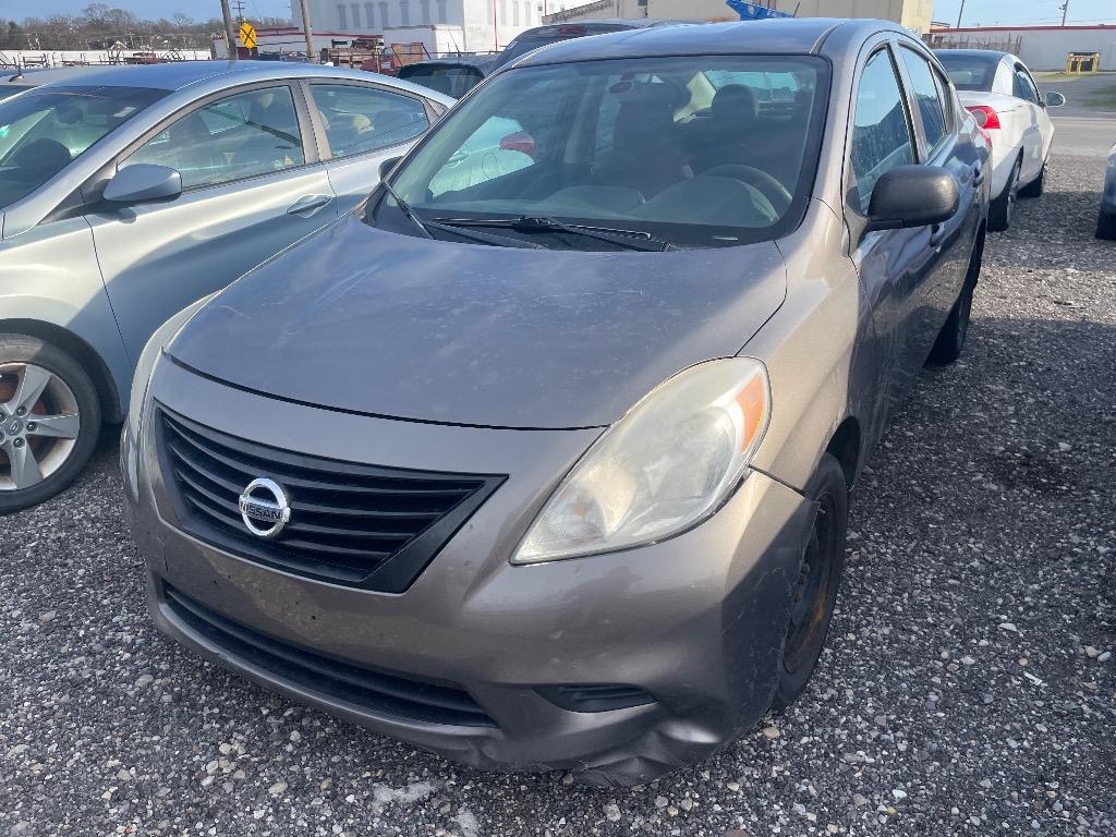 2014 Nissan Versa 1.6 S Plus CVT's photo