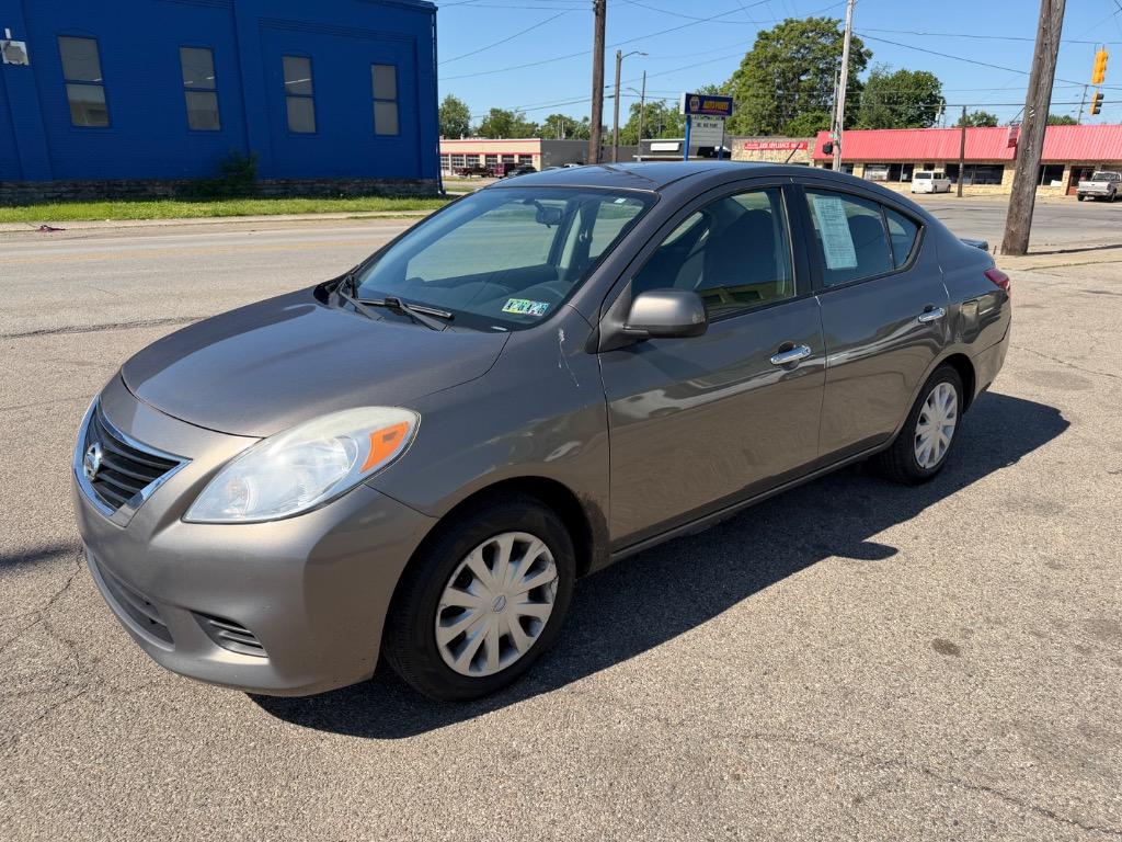 2013 Nissan Versa 1.6 SV CVT's photo